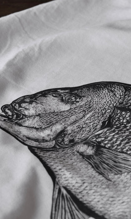 SNAPPER 2026 INK TEE - WHITE